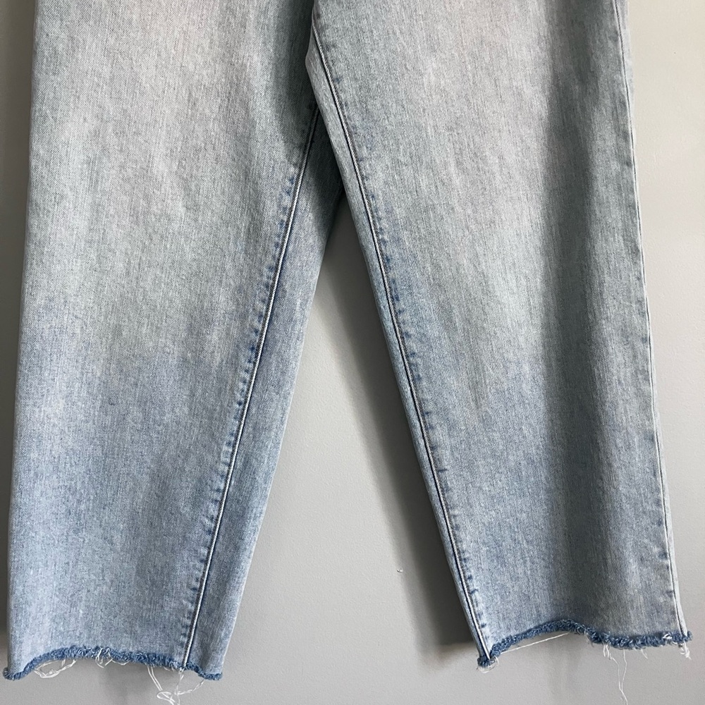 OLD NAVY O.G. Loose Wide Leg Light Wash High Rise Jeans Size 6 (measure 8-10) - Picture 4 of 11
